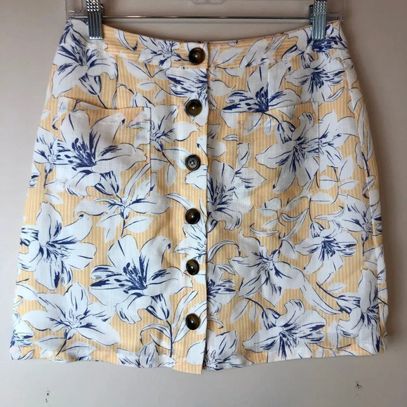 Lost + Wander | Yellow Floral Button Mini Skirt - Picture 1 of 4